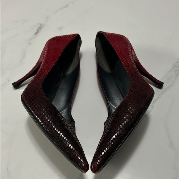 Stuart Weitzman Women's Red Pumps - Picture 2 of 5